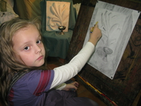 Настя, 7 лет. Рисунок натюрморта с барельефом